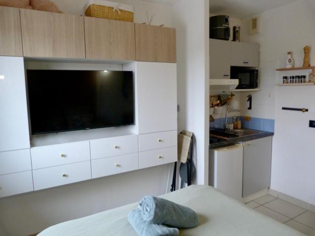 Charmant Studio Le Clos D'Aix Parking Prive Gratuit Et Piscine Aix-en-Provence Buitenkant foto